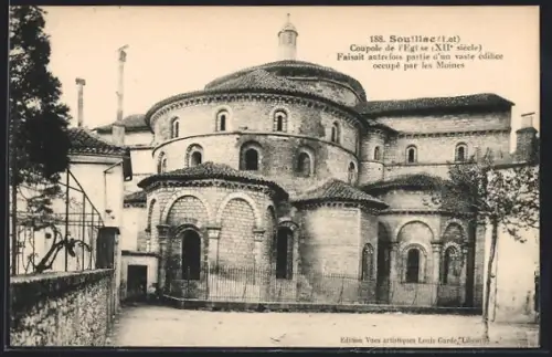 AK Souillac /Lot, Coupole de l`église, XIIe siècle, avec édifice occupé par les Moines