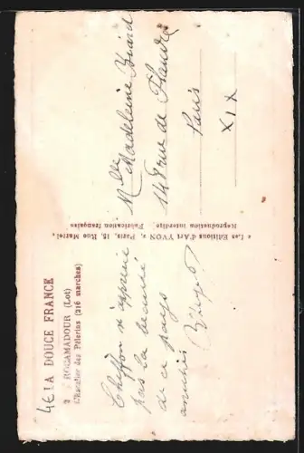 AK Rocamadour /Lot, Escalier des Pèlerins avec vue sur l`église et les passants