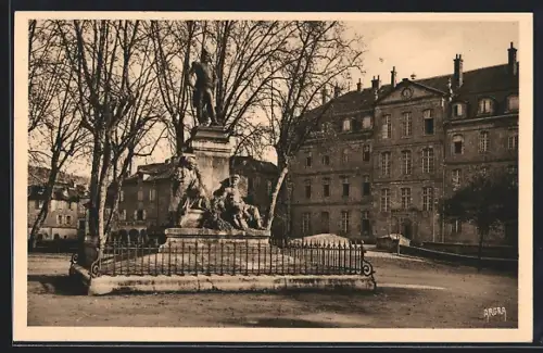 AK Saint-Céré /Lot, Monument Canrobert par A. Lenoir