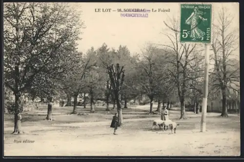 AK Sousceyrac, Le Foirail avec enfants dans le parc