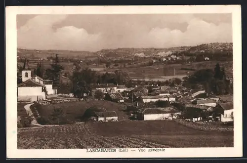 AK Lascabanes /Lot, Vue générale du village et du paysage environnant