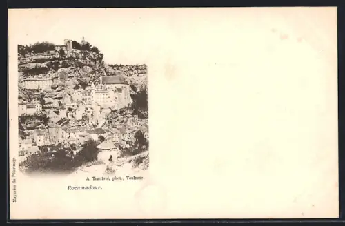 AK Rocamadour, Vue du village perché sur la falaise