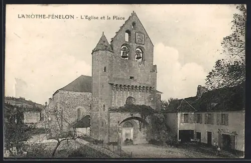 AK La Mothe-Fénelon, L`Église et la Place