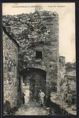 AK Capdenac-le-Haut, Lot, Porte des Remparts