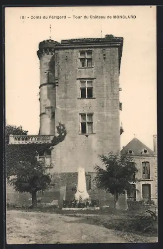 AK Monclard, Tour du Château de Monclard dans le Périgord