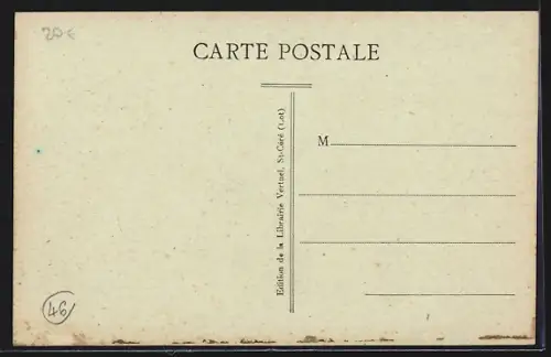 AK Capdenac-le-Haut, Maison avec habitants devant les bâtiments en pierre