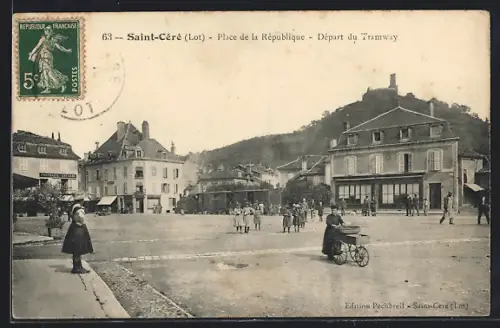 AK Saint-Céré /Lot, Place de la République, Départ du Tramway