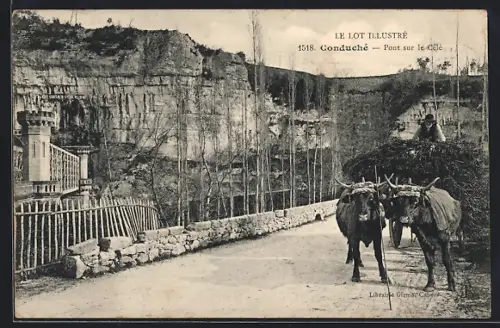 AK Conduché, Pont sur le Célé avec charrette à boeufs