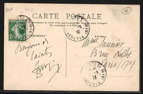 AK Courbiac, Vue sur les bâtiments au bord de l`eau et la végétation environnante