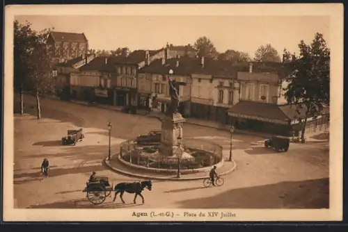 AK Agen /L.-et-G., Place du XIV Juillet avec fontaine et calèches