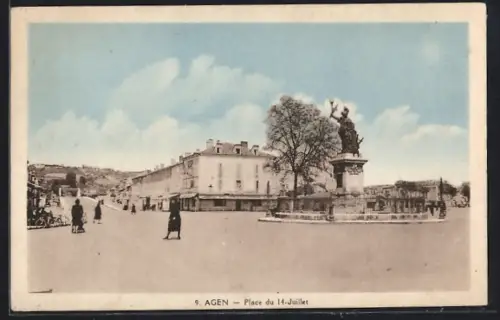 AK Agen, Place du 14-Juillet avec statue et passants
