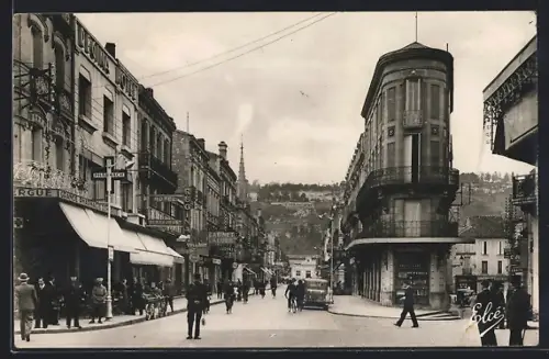 AK Agen /Lot-et-Garonne, Boulevard Carnot animé avec piétons et voitures