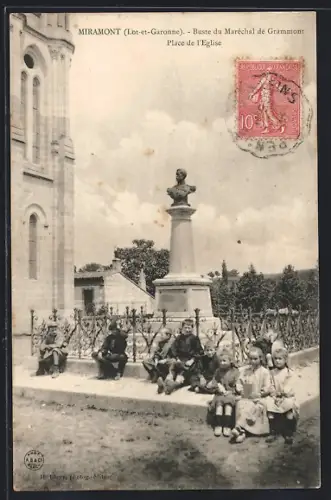 AK Miramont /Lot-et-Garonne, Buste du Maréchal de Grammont, Place de l`Église