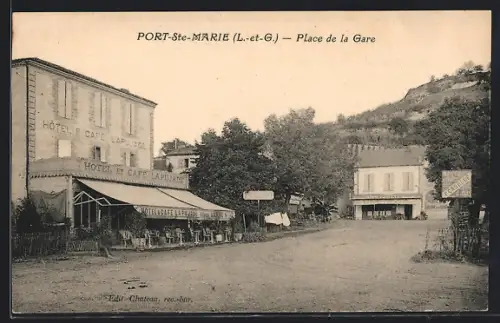 AK Port-Ste-Marie /L.-et-G., Place de la Gare avec l`Hôtel Café Laprade