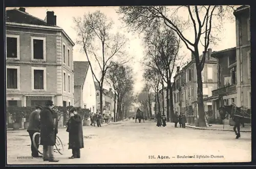 AK Agen, Boulevard Sylvain-Dumon avec passants et bâtiments historiques
