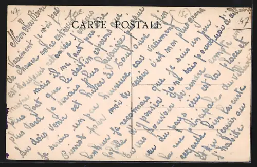 AK Sauveterre-la-Lémance, Place de l`Église avec vue sur l`église et les bâtiments adjacents