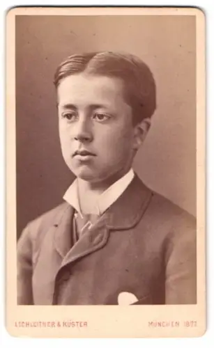 Fotografie Lechleitner & Küster, München, Amalienstrasse 6, Porträt eines Jungen