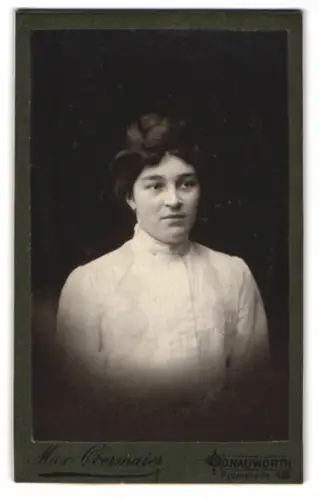 Fotografie Max Obermaier, Donauwörth, Promenade 925, Elegantes Porträt einer Frau