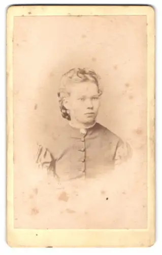 Fotografie Eduard Tammhof, Berlin, Schönhauser Allee 6, Porträt eines Mädchens
