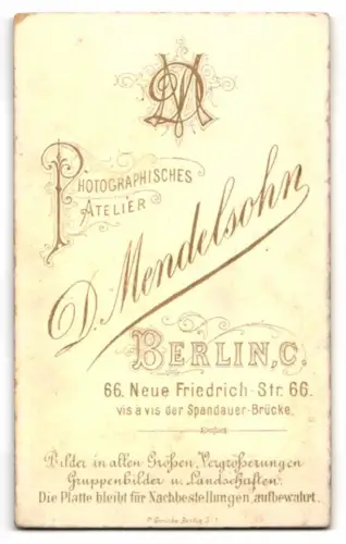Fotografie D. Mendelsohn, Berlin, Neue Friedrich-Str. 66, Kind im eleganten Kleid