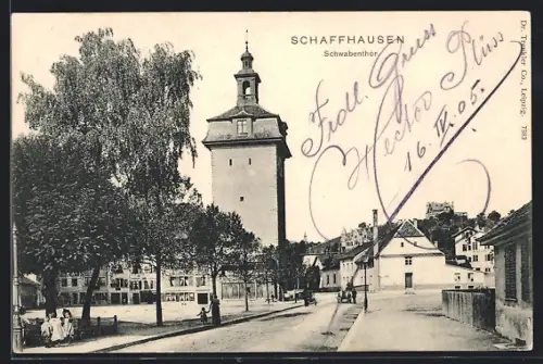 AK Schaffhausen, Schwabenthor mit Passanten