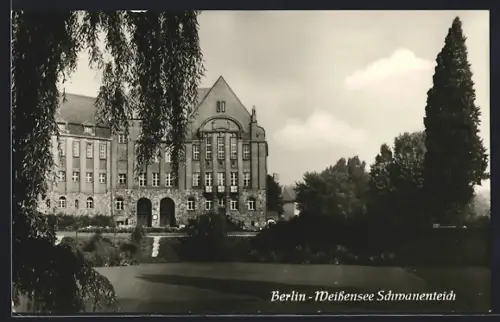 AK Berlin-Weissensee, Schwanenteich, Oberschule