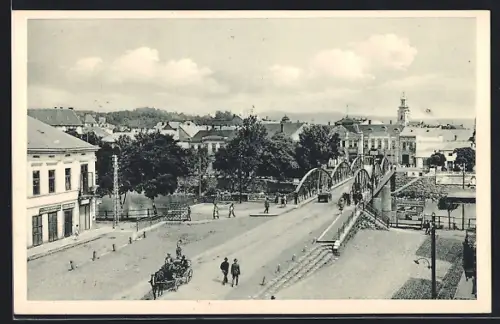AK Uzhorod, Strassenpartie mit Brücke und Ortspanorama aus der Vogelschau
