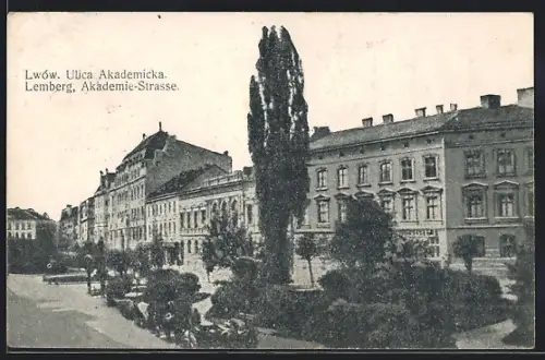 AK Lemberg, Akademie-Strasse mit Parkanlage