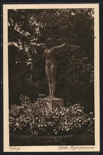 AK Coburg, Bogenspannerin, Statue