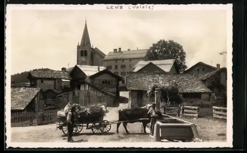 Foto-AK Lens /Valais, Strassenpartie mit Kirche