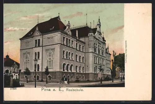 AK Pirna a. E., Realschule mit Strassenpartie