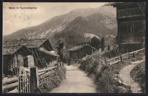AK Tschiertschen, Strassenpartie mit Bergen