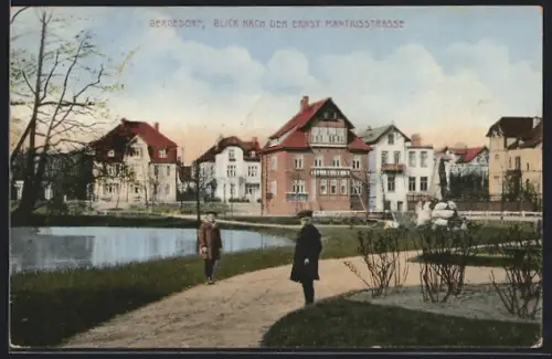 AK Hamburg-Bergedorf, Ernst-Manitusstrasse, Kinder in der Parkanlage