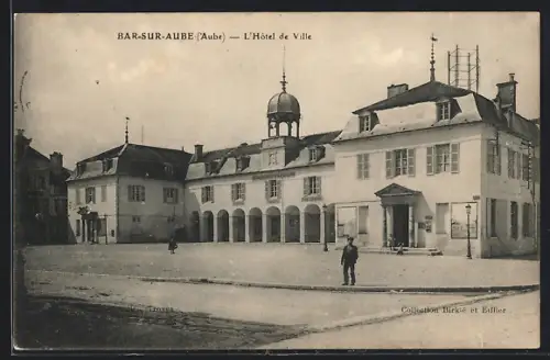 AK Bar-sur-Aube /Aube, L`Hôtel de Ville