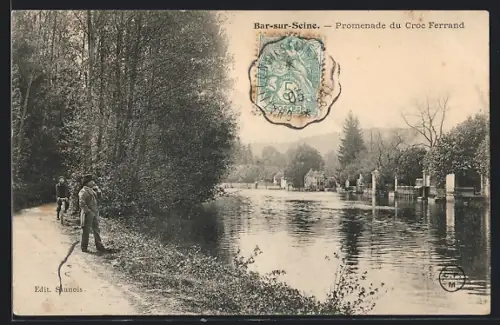 AK Bar-sur-Seine, Promenade du Croc Ferrand le long de la rivière