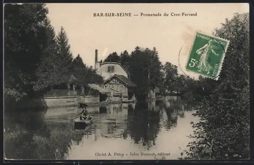 AK Bar-sur-Seine, Promenade du Croc-Ferrand avec barque sur la rivière