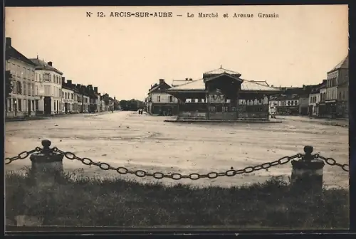 AK Arcis-sur-Aube, Le Marché et Avenue Grassin
