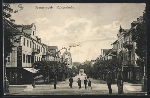 AK Franzensbad, Kaiserstrasse mit Anwohnern