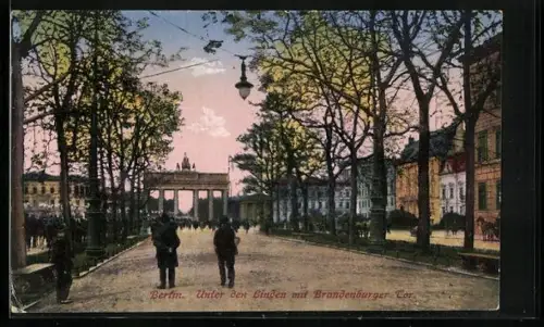 AK Berlin, Brandenburger Tor von Unter den Linden gesehen
