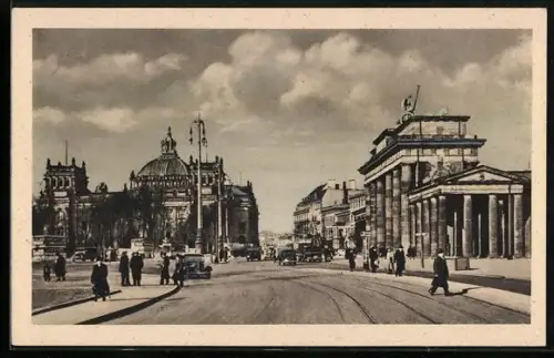 AK Berlin, Autoverkehr am Brandenburger Tor & Reichstagsgebäude
