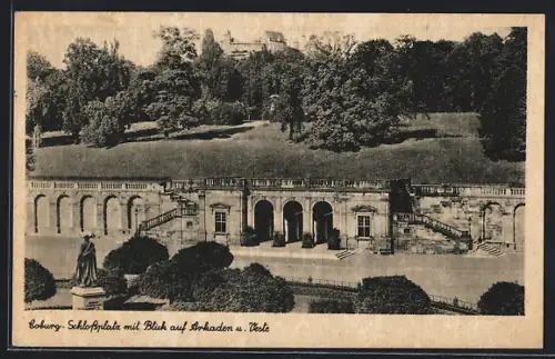 AK Coburg, Schlossplatz mit Blick auf Arkaden und Veste