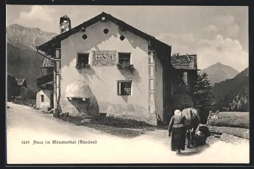 AK Santa Maria im Münsterthal, Hausansicht, Bäuerin mit Kuh