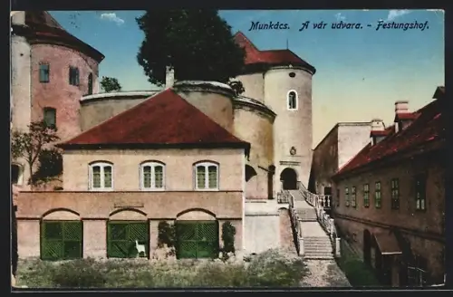 AK Munkács, A vár udvara-Festungshof