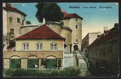 AK Munkács, A vár udvara, Festungshof