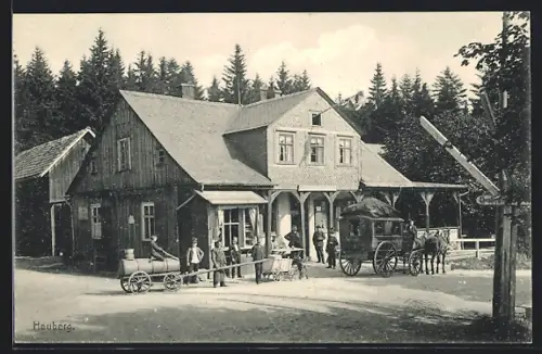 AK Heuberg / Friedrichroda, Gebäude mit Reisekutsche und Schranke
