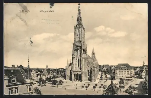 AK Ulm a. D., Münsterplatz aus der Vogelschau