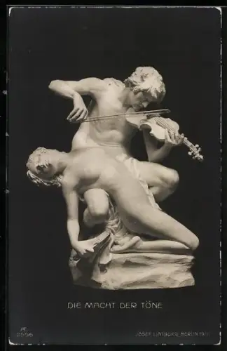 AK Dame liegt auf dem Schoss eines Geigers, Die Macht der Töne