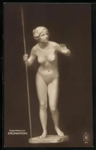 AK Speerwerferin mit ihrem Speer