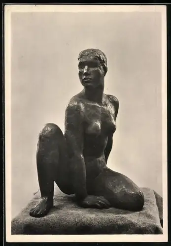 AK Plastikfigur Hockende des Künstlers Georg Kolbe
