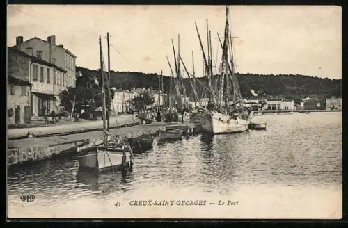 AK Creux-Saint-Georges, Le Port
